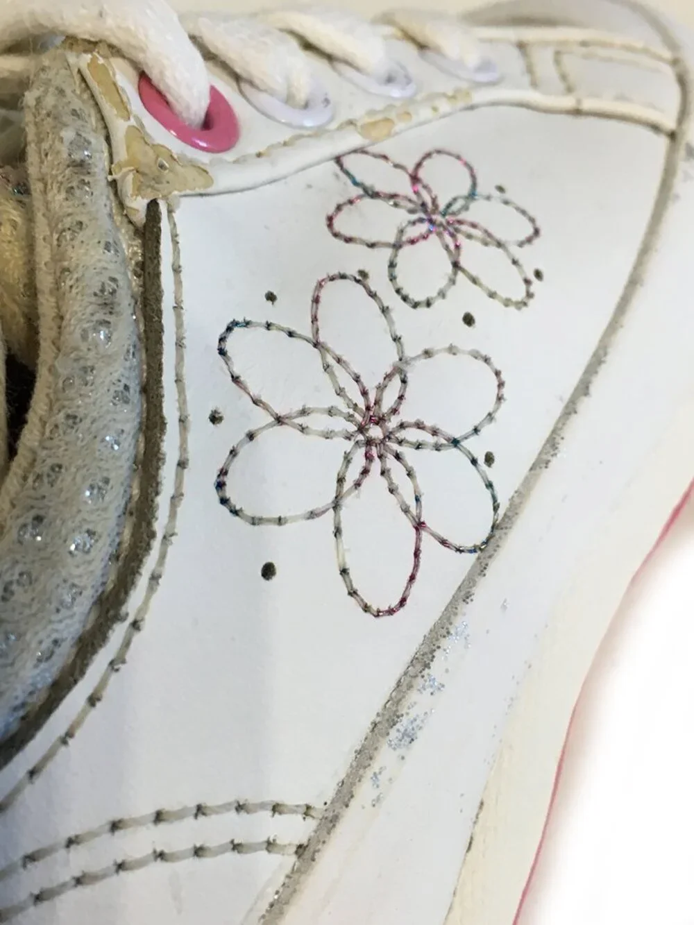 Keds Girl's Athletic Shoes Size 4